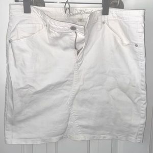 Universal thread Jean skirt white